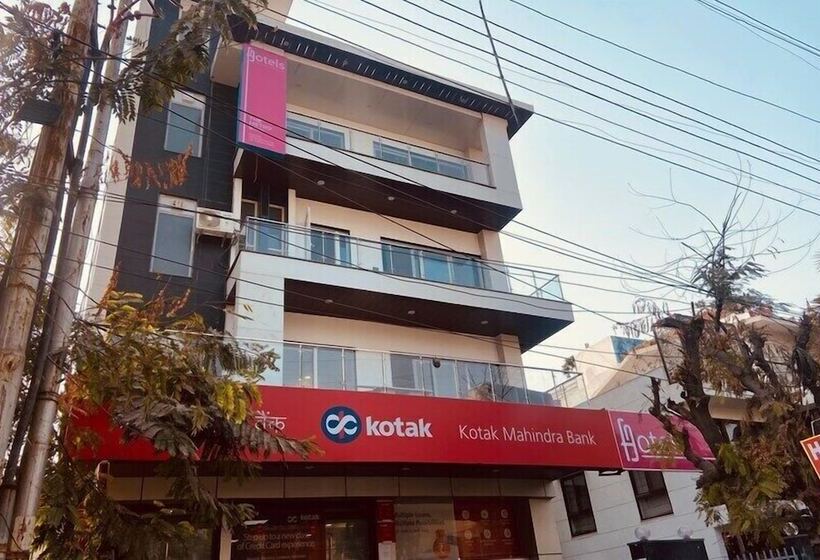 Metro Stay By F9 Hotels