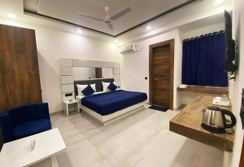 Metro Stay By F9 Hotels