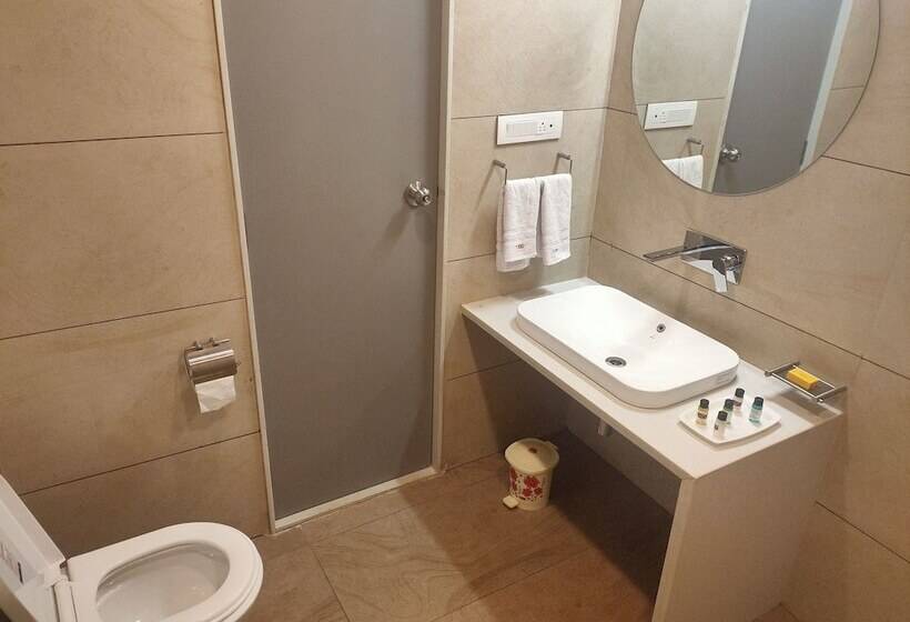 Otel Vits The Somnath Gateway