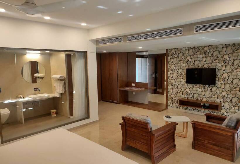 Otel Vits The Somnath Gateway