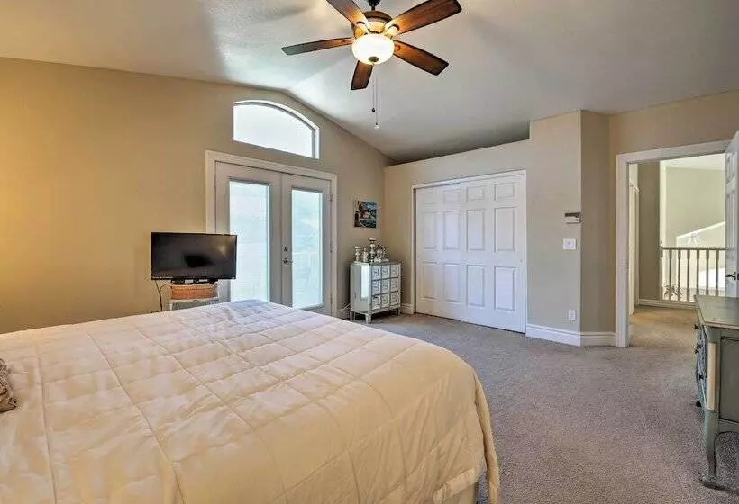 Goodyear Home W/ Pool & Spa, Close To Golf!