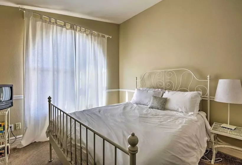 Goodyear Home W/ Pool & Spa, Close To Golf!