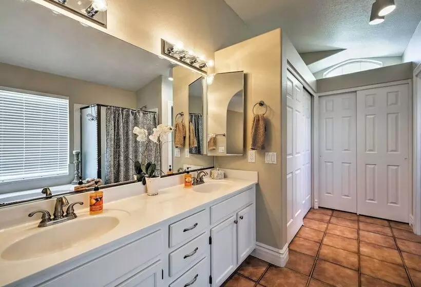 Goodyear Home W/ Pool & Spa, Close To Golf!