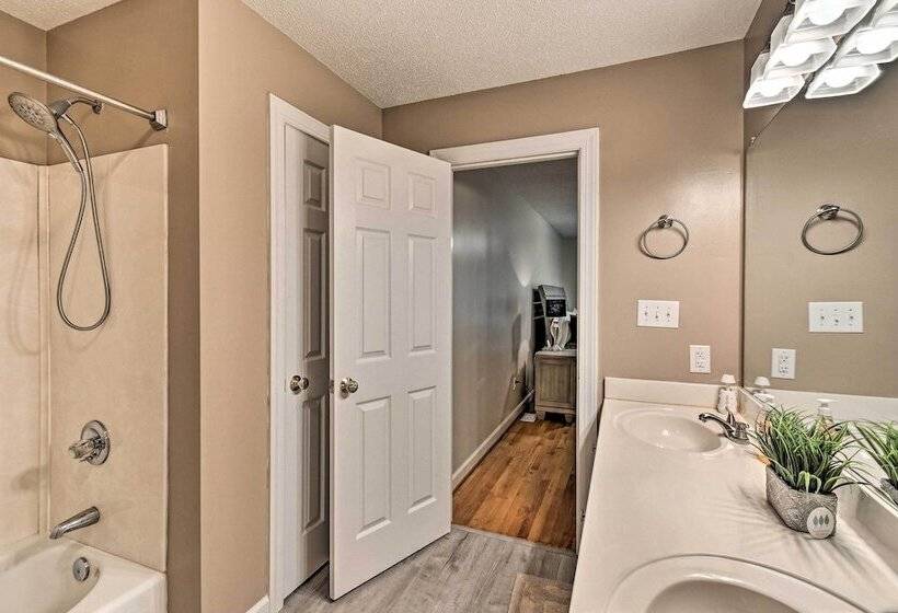 Lillington Home ~ 1 Mi To Cape Fear River!