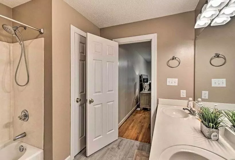 Lillington Home ~ 1 Mi To Cape Fear River!