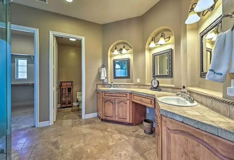 Luxurious Murrieta Retreat W/ Mountain Views!