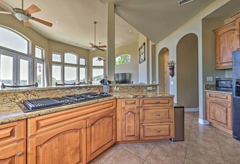 Luxurious Murrieta Retreat W/ Mountain Views!