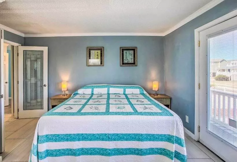 Marvelous Oceanfront Home W/ Stunning Views