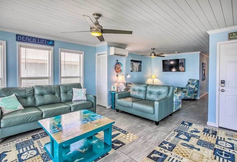 Marvelous Oceanfront Home W/ Stunning Views