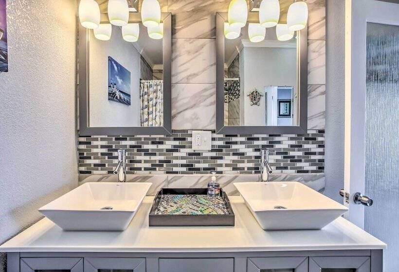 Marvelous Oceanfront Home W/ Stunning Views