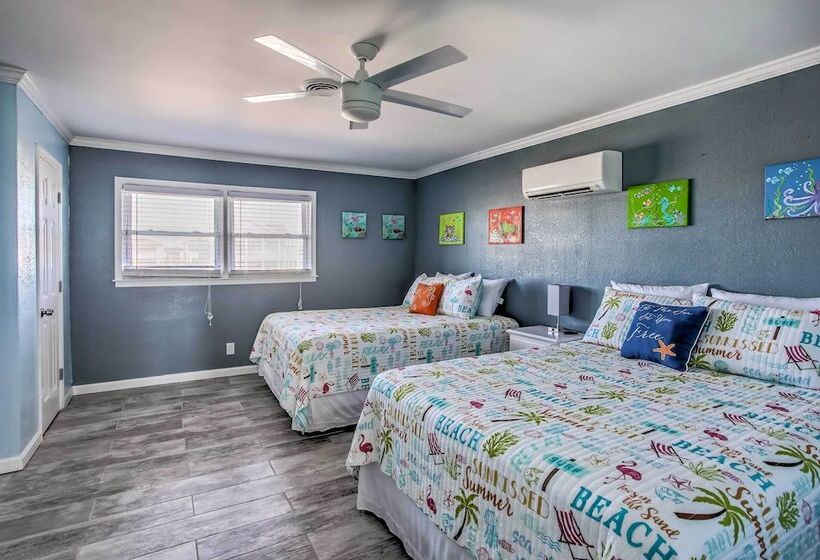 Marvelous Oceanfront Home W/ Stunning Views