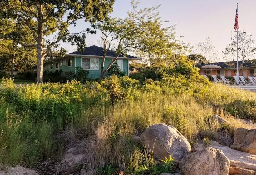 Silver Sands Motel & Beach Bungalows