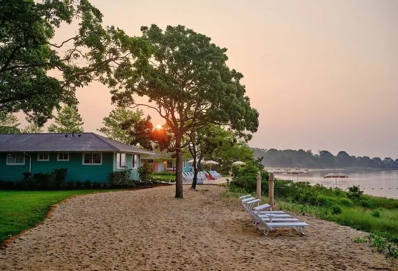 Silver Sands Motel & Beach Bungalows