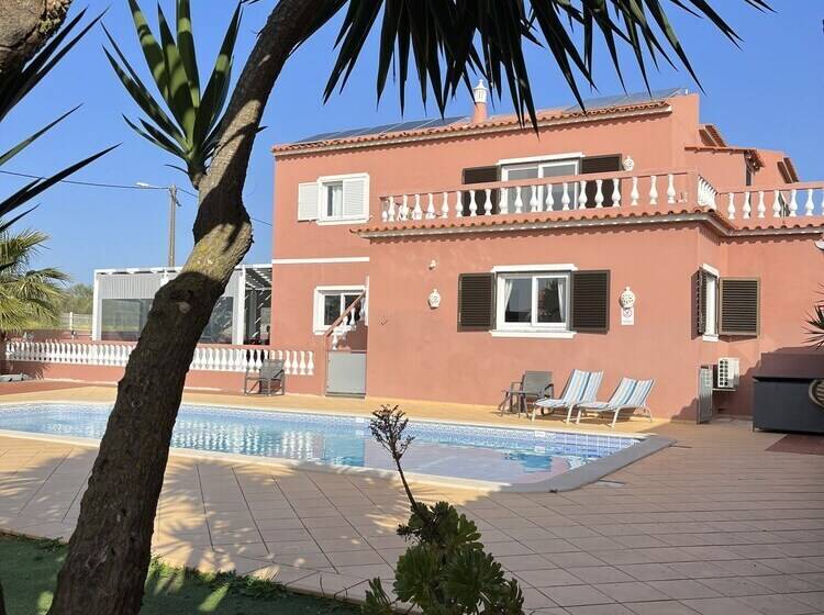 פנסיון Villa Paradis