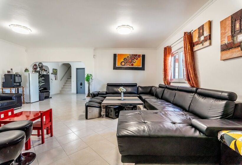 פנסיון Villa Paradis