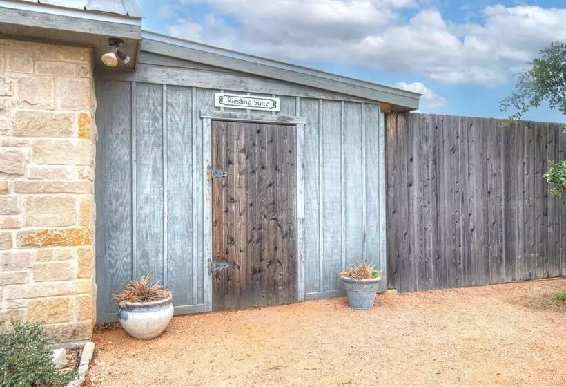 Private Luxury Retreat With Hot Tub 10mins To Fred!