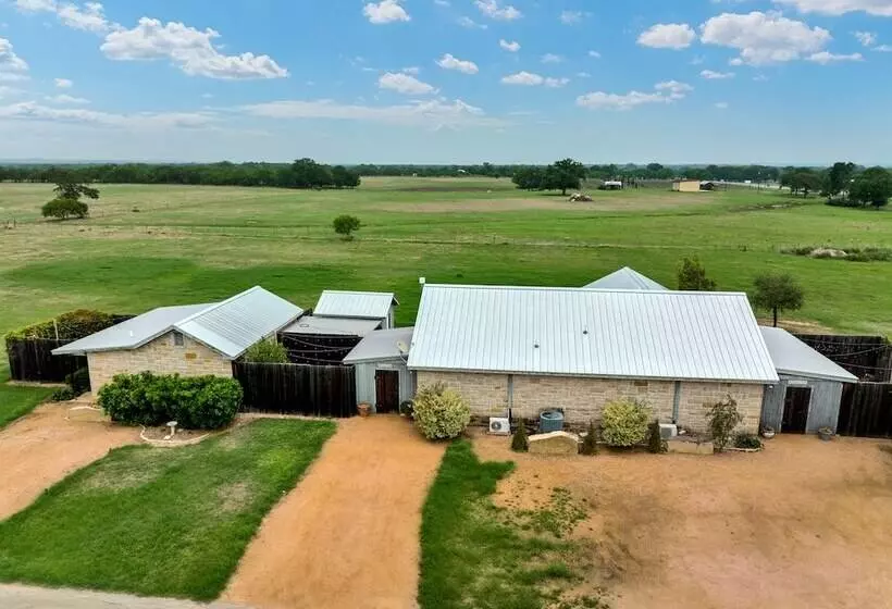 Private Luxury Retreat With Hot Tub 10mins To Fred!