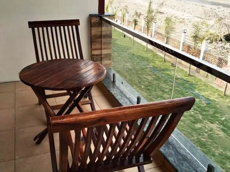 Qcent Woods Spa & Resort