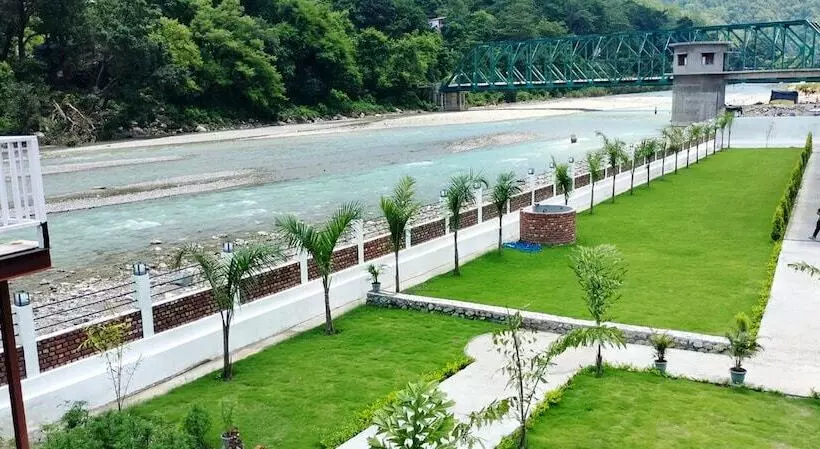 Qcent Woods Spa & Resort