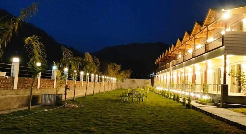 Qcent Woods Spa & Resort