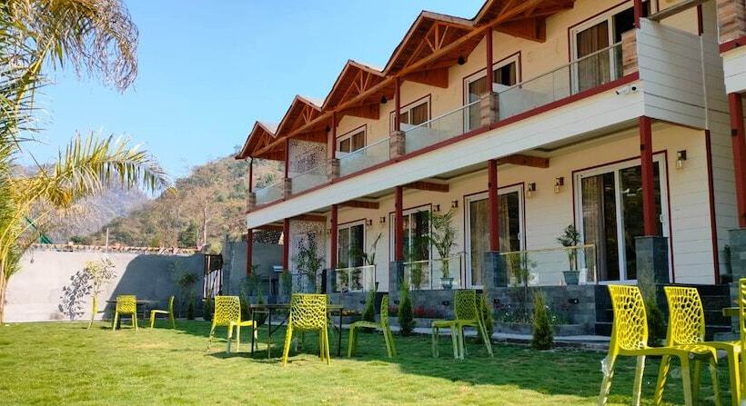 Qcent Woods Spa & Resort