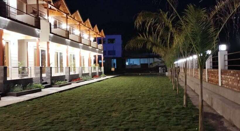 Qcent Woods Spa & Resort