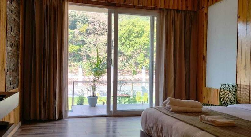 Qcent Woods Spa & Resort