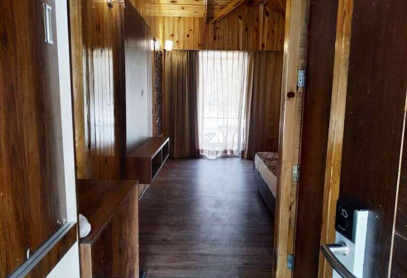 Qcent Woods Spa & Resort