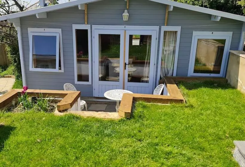 Remarkable 1 Bed Cabin In Hythe