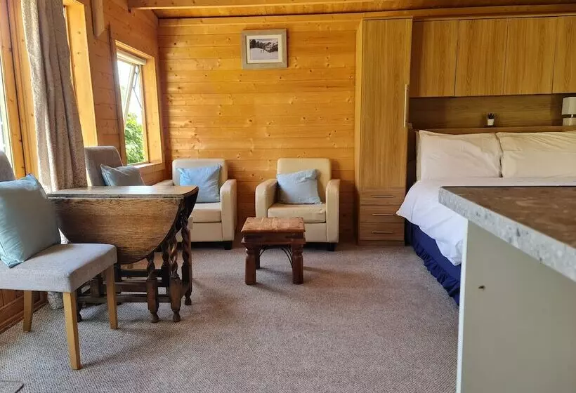 Remarkable 1 Bed Cabin In Hythe