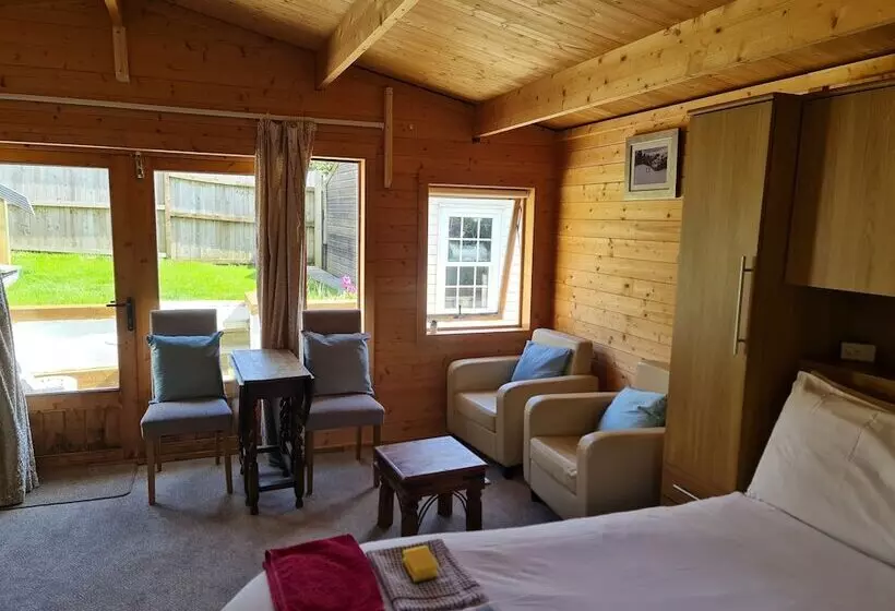 Remarkable 1 Bed Cabin In Hythe