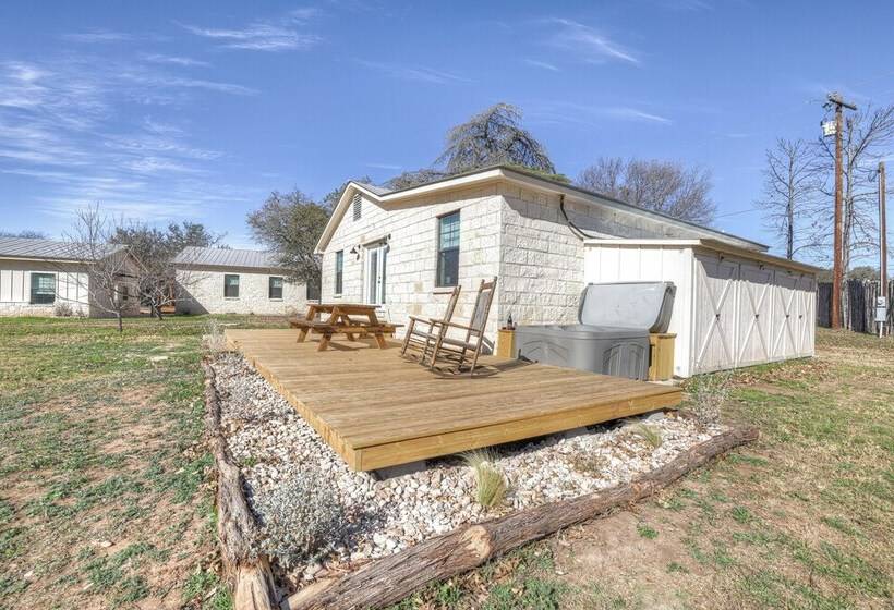 Waylons House Hot Tub Shared Party Barn With Games