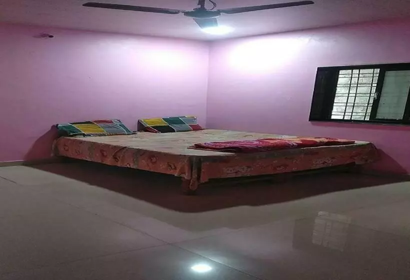 ホテル Yashoda Lodge Hingoli