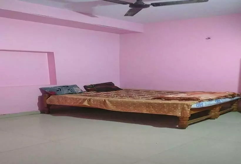 ホテル Yashoda Lodge Hingoli