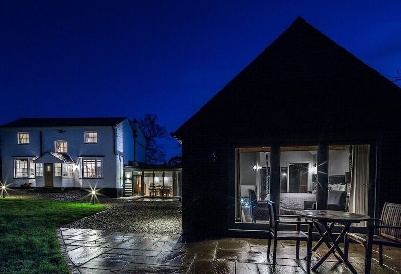 مبيت وإفطار Eagle Mill Luxury Rooms