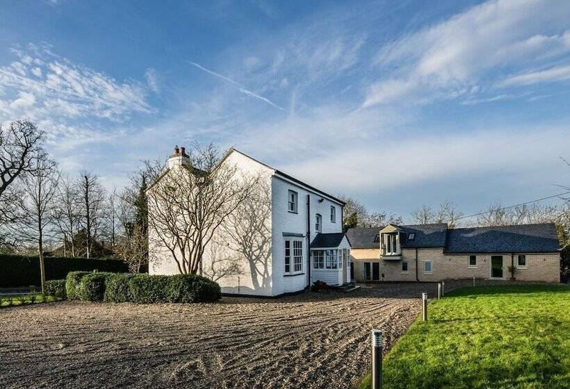 مبيت وإفطار Eagle Mill Luxury Rooms