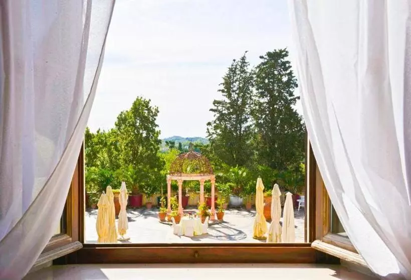Aamiaismajoitus (B&B) Residenza Il Poggione