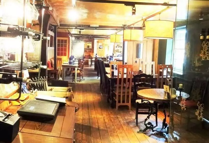 簡易ホテル The Cross Keys