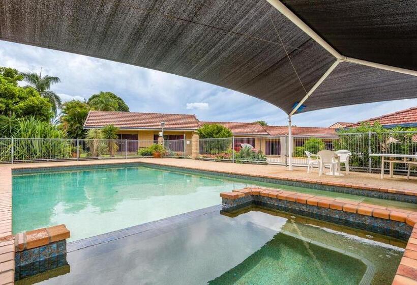 בית מלון כפרי Aspley Carsel Motor Inn