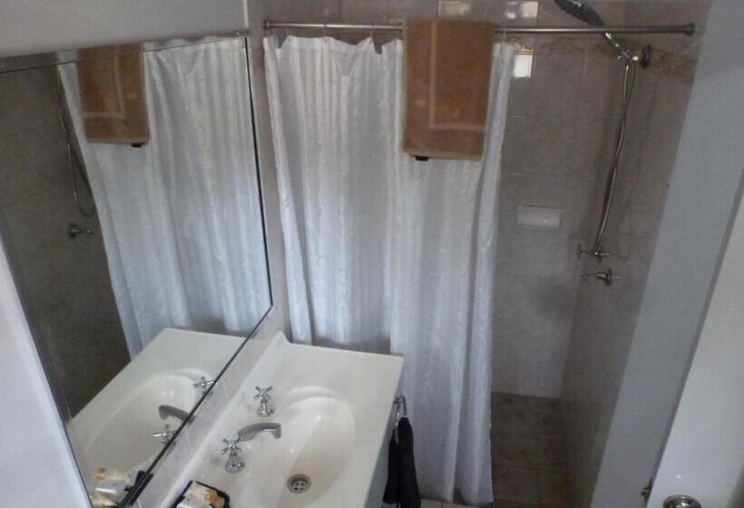 בית מלון כפרי Aspley Carsel Motor Inn