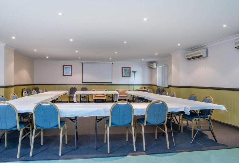 בית מלון כפרי Aspley Carsel Motor Inn