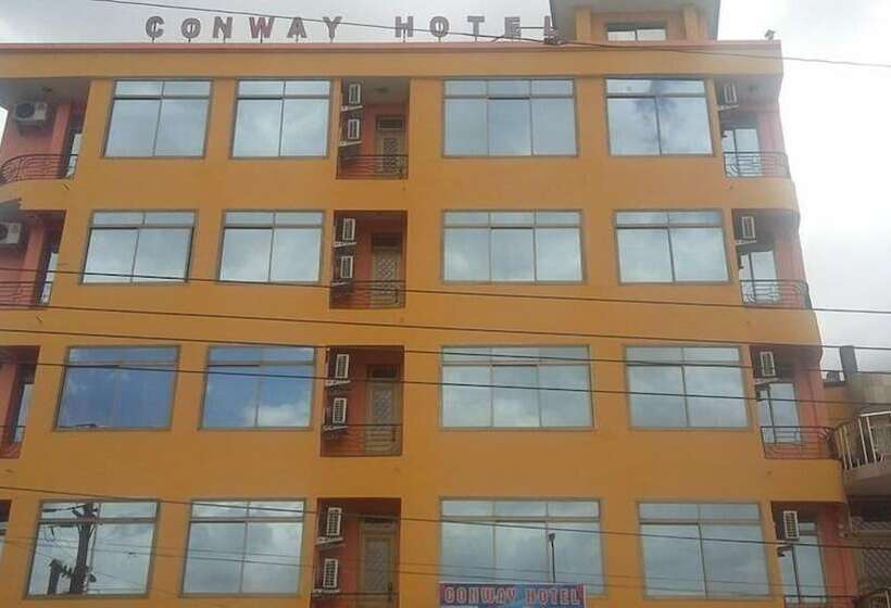 هتل Conway