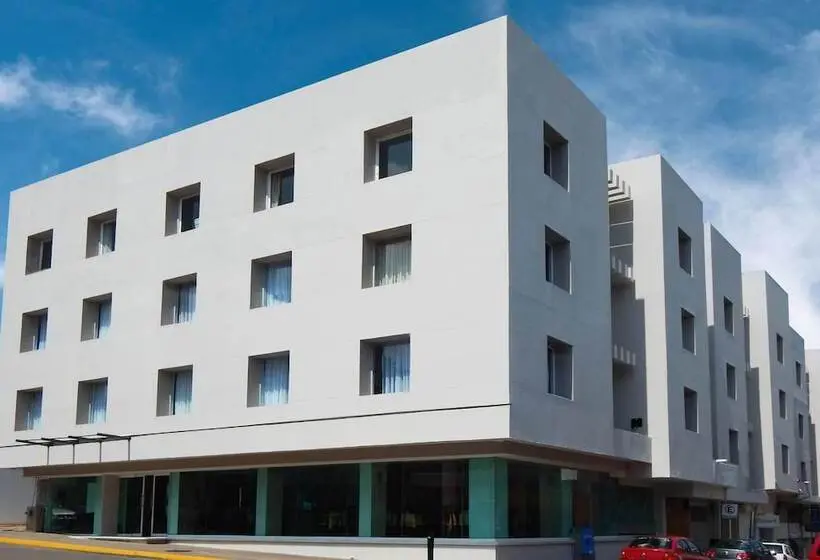 ホテル Days Inn By Wyndham Minatitlan