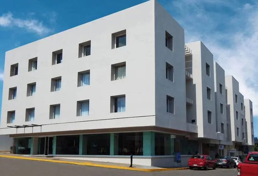 ホテル Days Inn By Wyndham Minatitlan