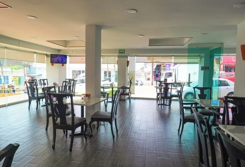 ホテル Days Inn By Wyndham Minatitlan
