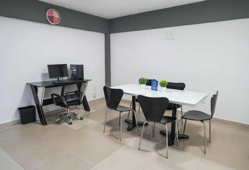 ホテル Days Inn By Wyndham Minatitlan