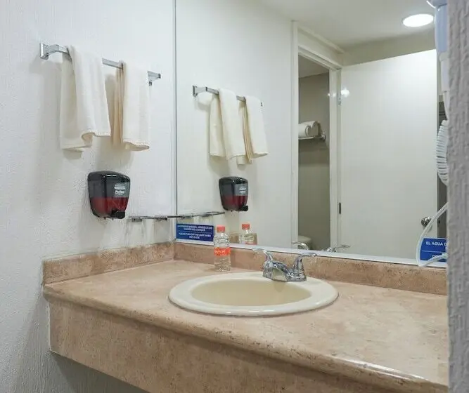 ホテル Days Inn By Wyndham Minatitlan