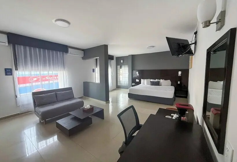 ホテル Days Inn By Wyndham Minatitlan