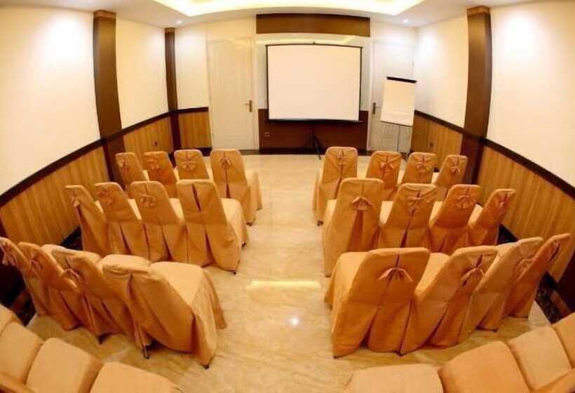 בית מלון כפרי Grand Permata Hati