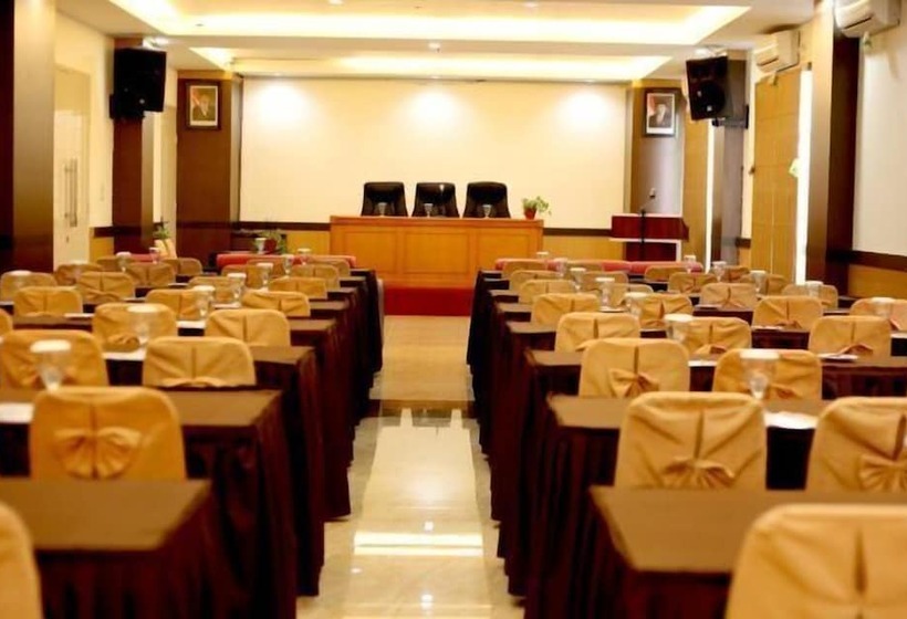 בית מלון כפרי Grand Permata Hati